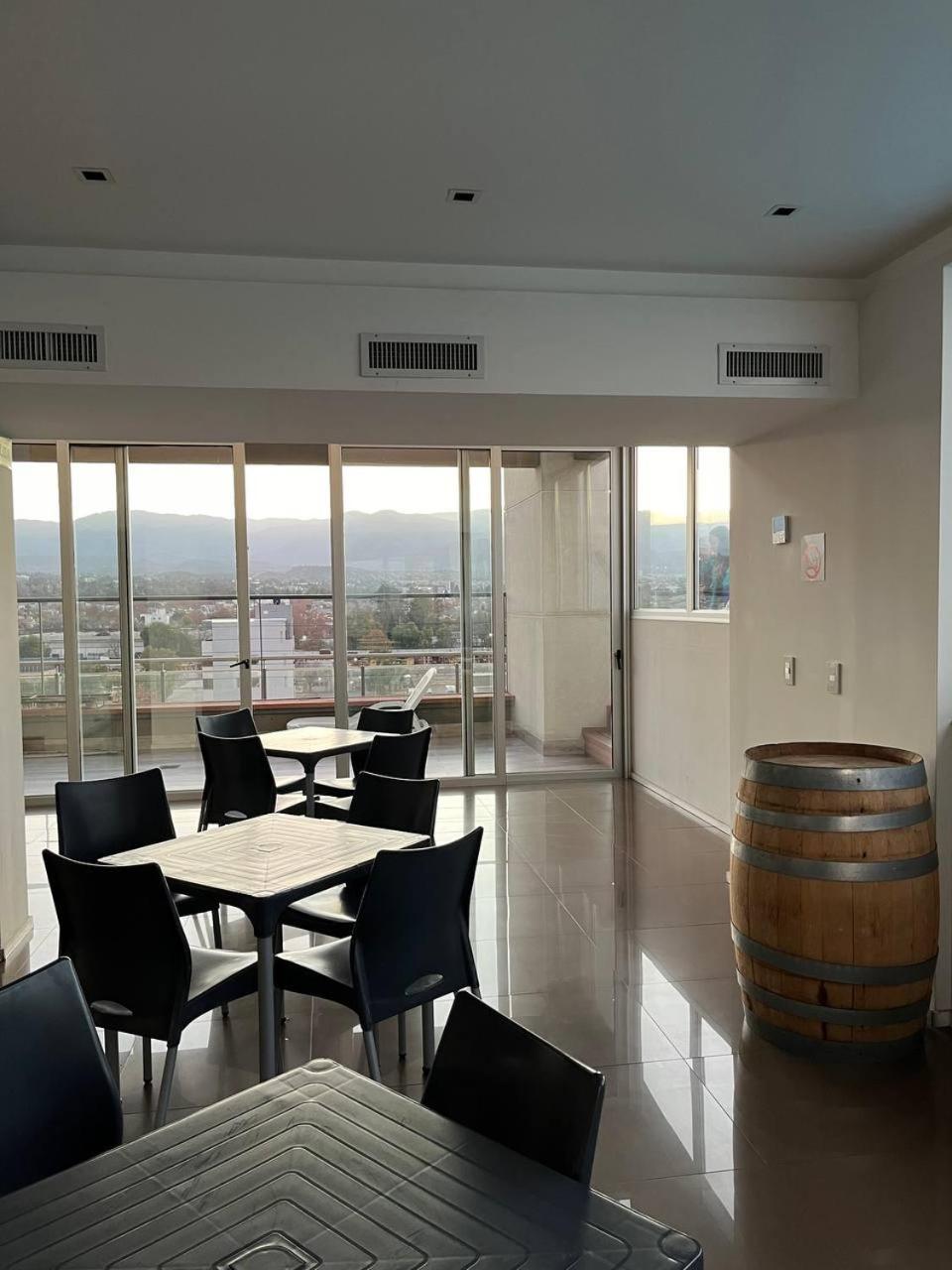 Apartamento Centrico Con Las Mejores Vistas De Mendoza Bagian luar foto